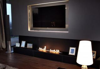 TV nad kominkiem Planika FLA 3